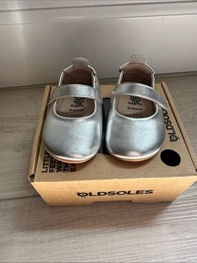 Oldsoles baby shoe 6-9 month NWT